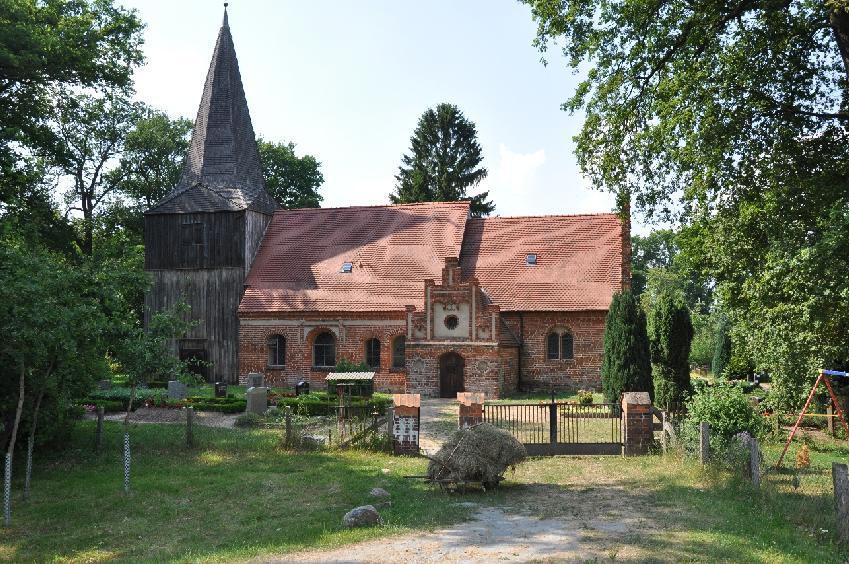 <i><b>037-Kirche in Kietz</b></i>